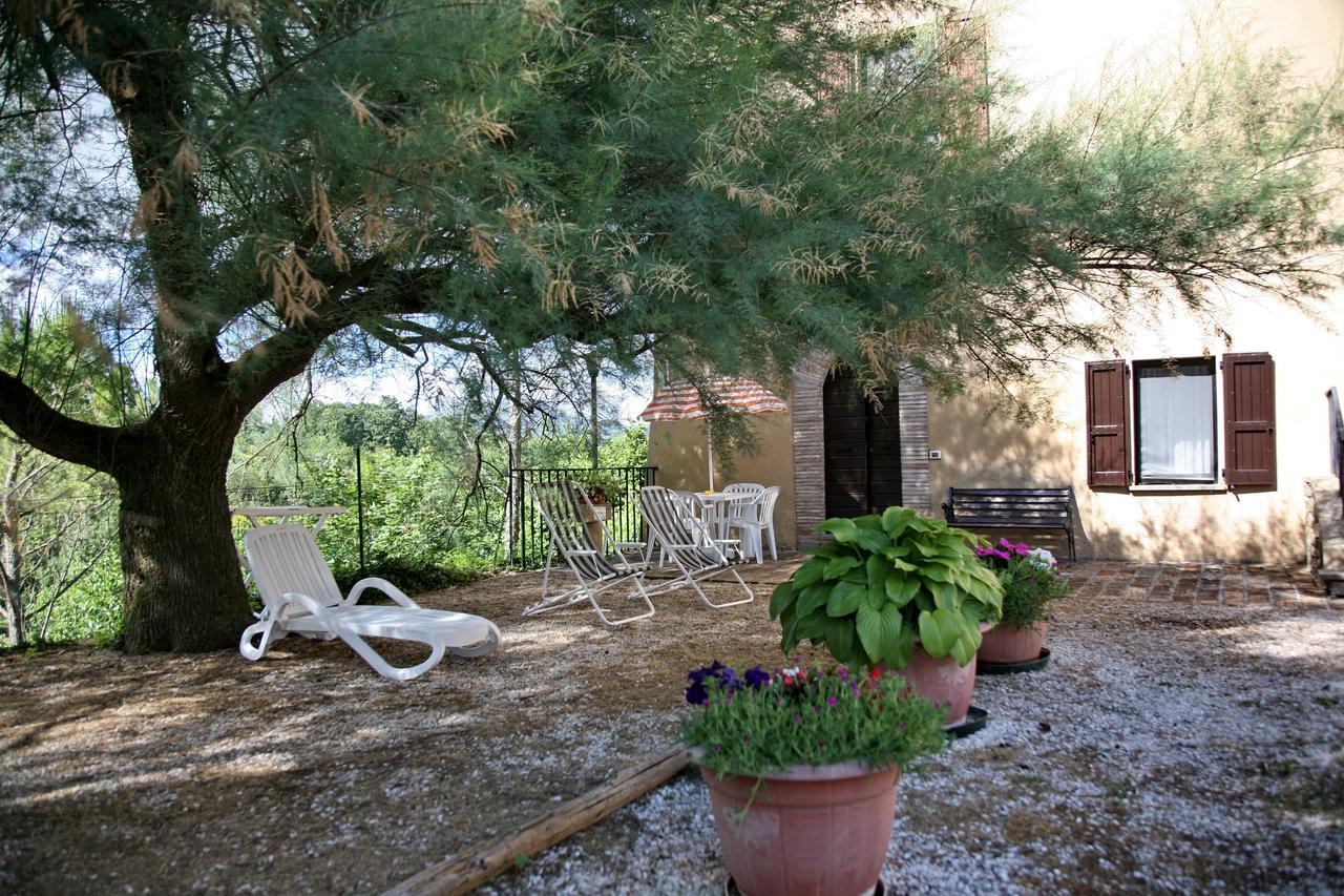 Agriturismo Villa Mozart Nel Verde Gubbio Eksteriør billede