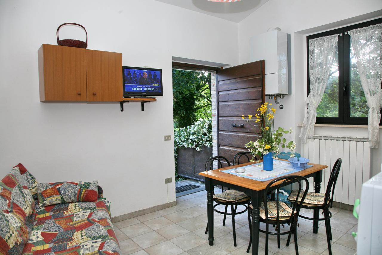 Agriturismo Villa Mozart Nel Verde Gubbio Eksteriør billede
