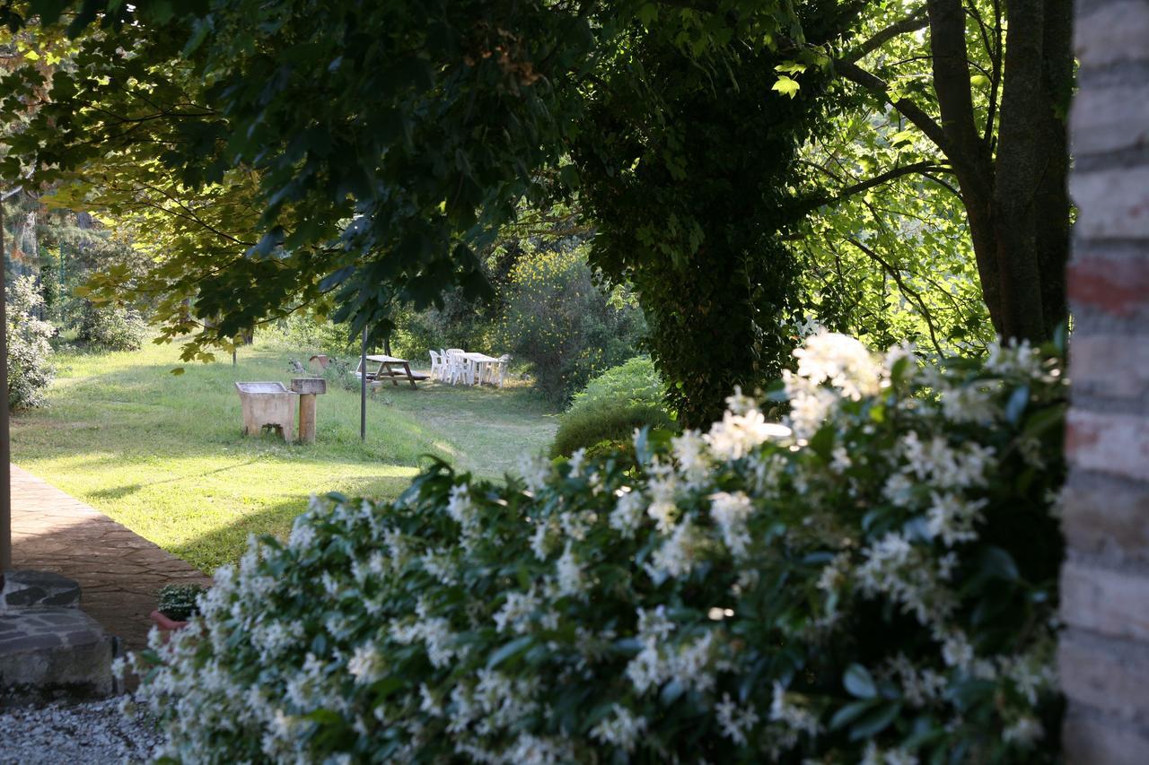 Agriturismo Villa Mozart Nel Verde Gubbio Eksteriør billede