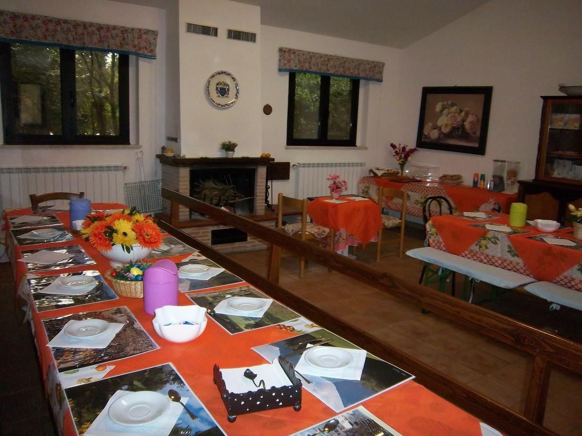 Agriturismo Villa Mozart Nel Verde Gubbio Eksteriør billede