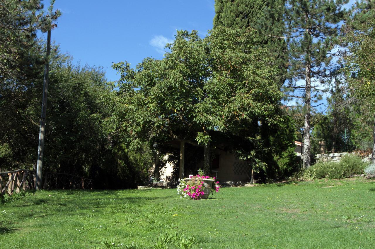 Agriturismo Villa Mozart Nel Verde Gubbio Eksteriør billede