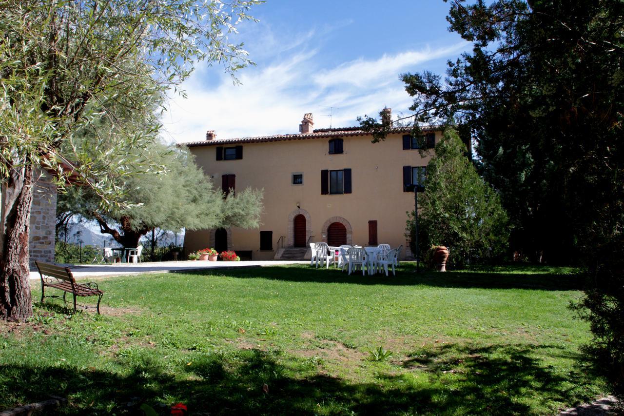 Agriturismo Villa Mozart Nel Verde Gubbio Eksteriør billede