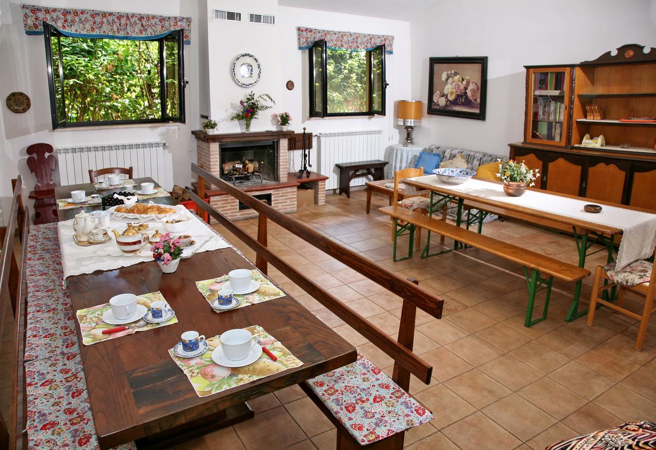 Agriturismo Villa Mozart Nel Verde Gubbio Eksteriør billede
