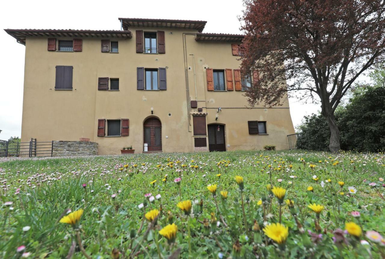 Agriturismo Villa Mozart Nel Verde Gubbio Eksteriør billede